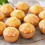 Saftige Zitronen Muffins mit frischer Zitronenglasur